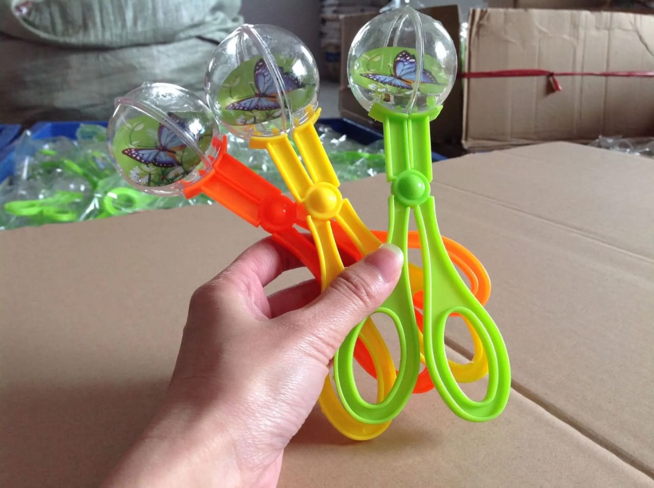 plastic tongs